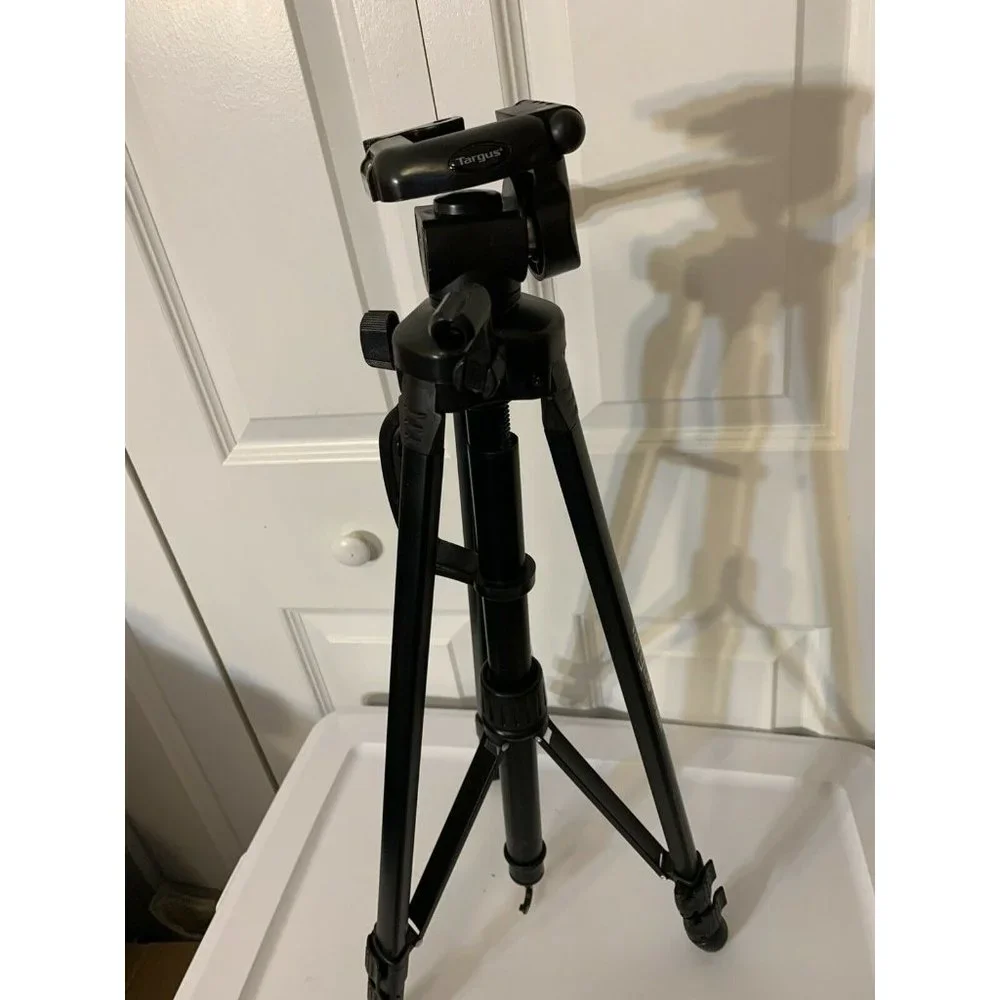 Targus Tripod TGT-BK58T Black With Targus Zip Bag Black‎
